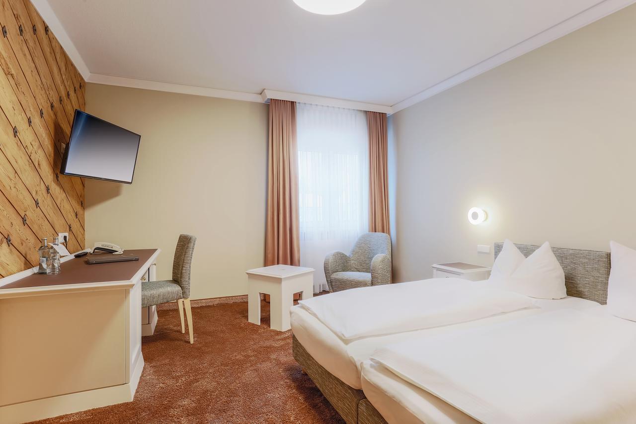 Hotel - Restaurant Erich Roediger Бад Щафелщайн Екстериор снимка